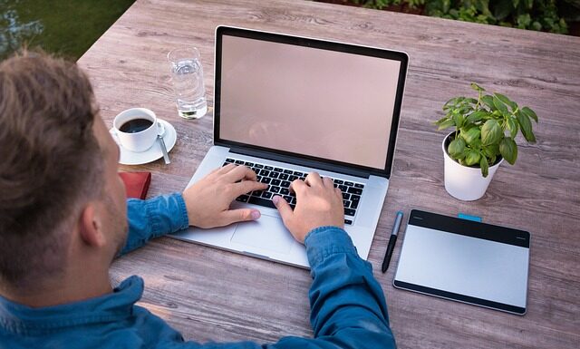 Jak pisze się z dziećmi?