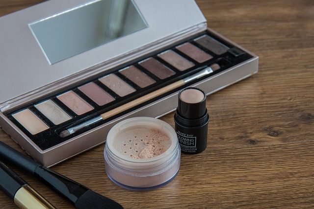 Jak dobrać korektor do podkładu? Jak dobrać korektor do podkładu?