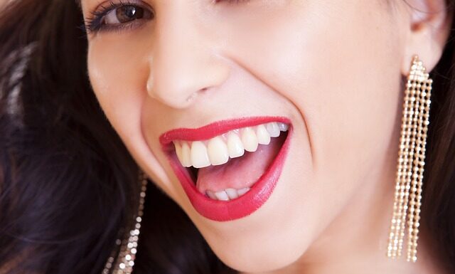 Dlaczego nie dawać podkładu pod oczy? Dlaczego nie dawać podkładu pod oczy?