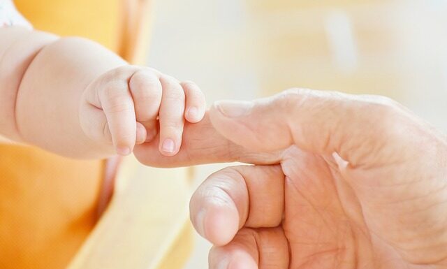 Czy noworodek może być na słońcu?