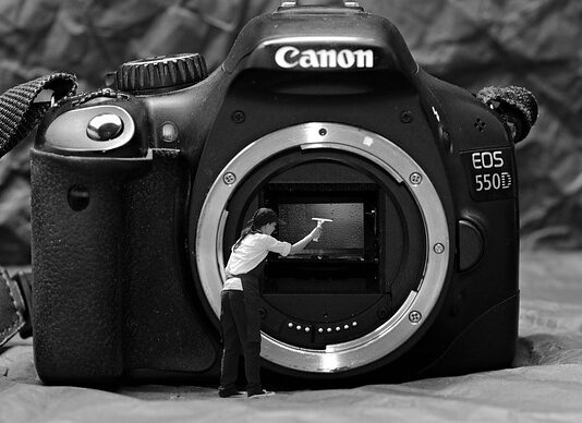 Jak zmyć kredę z farby tablicowej? Jak zmyć kredę z farby tablicowej?